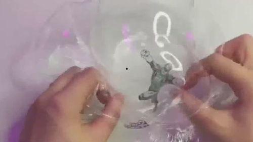 捏泡泡视频,揭秘捏泡泡的趣味与科学
